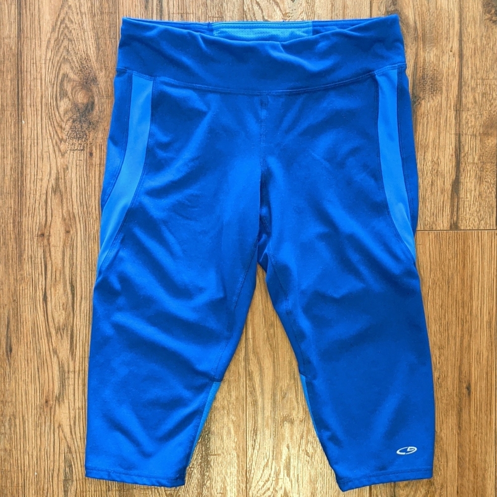 Capri Athletic Leggings with Mesh panels